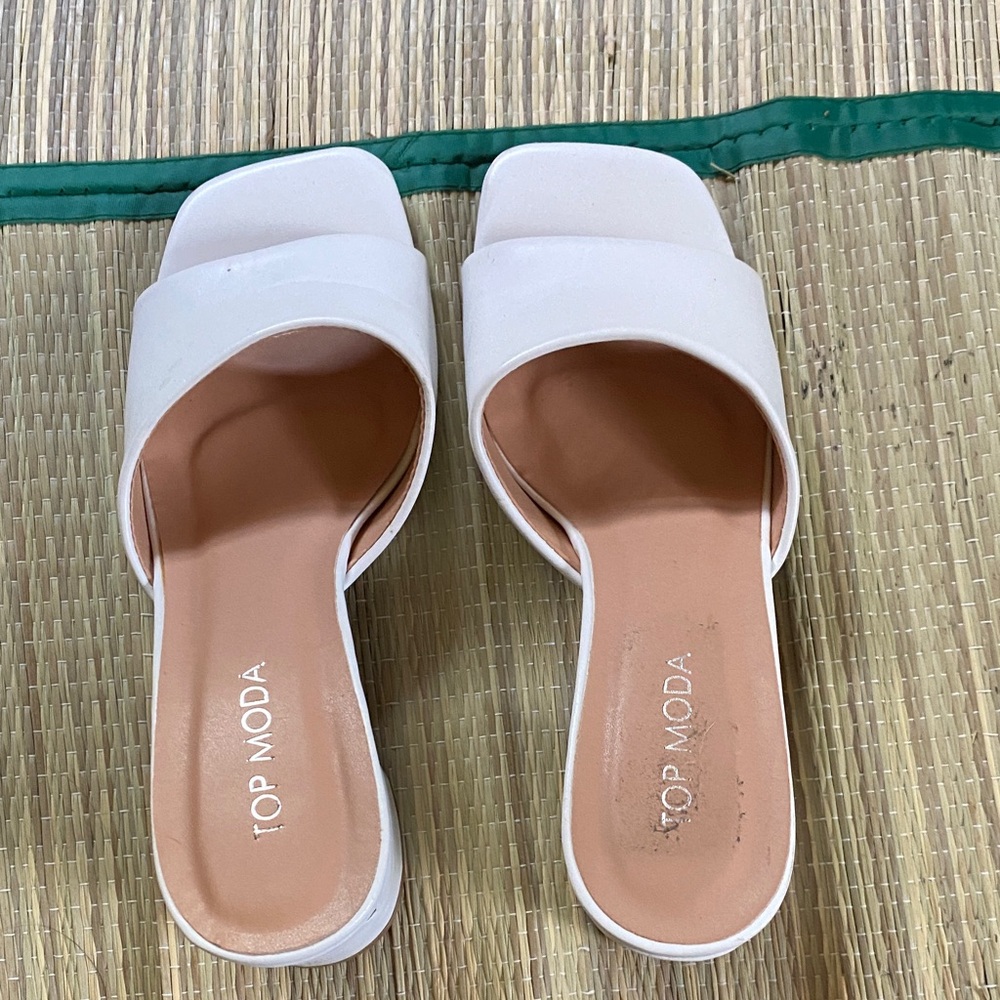 TOP Moda Women's Cream Mules